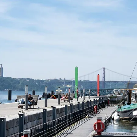 Apartament In Alfama, Near Metro & Cafes - Ttl126 *