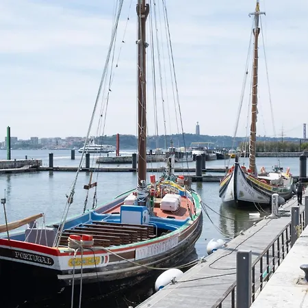 Apartament In Alfama, Near Metro & Cafes - Ttl126 *