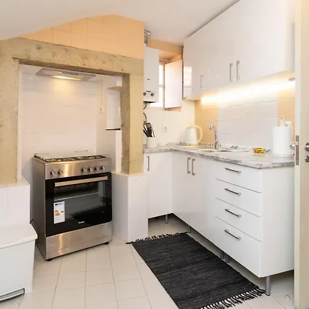 In Alfama, Near Metro & Cafes - Ttl126 *