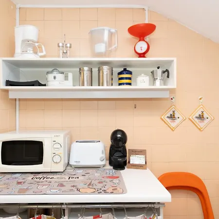 In Alfama, Near Metro & Cafes - Ttl126 Lägenhet